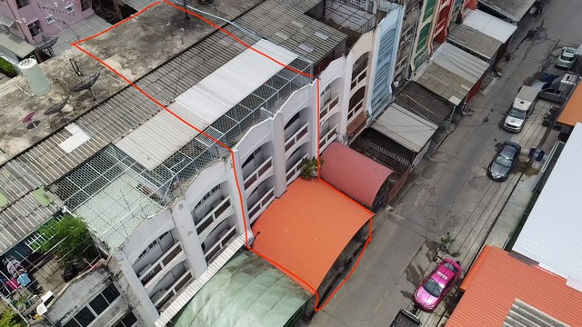 อาคารพาณิชย์4.5ชั้น 2 คูหาติด ซอยเอกชัย 66ทับ1 ขนาดที่ดิน 63 ตารางเมตร เหมาะสำหรับรีโนเวทใหม่เป็นหอพัก