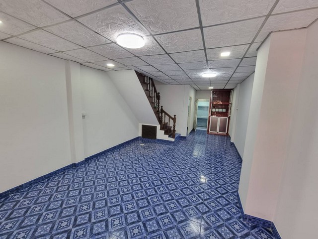 ขาย ทาวน์เฮ้าส์ 2 ชั้น พงษ์ศิริชัย4  เพชรเกษม81   ราคา 1.59 ล้านบาท