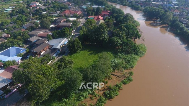 ขายที่ดินติดแม่น้ำปิง อ.สารภี จ.เชียงใหม่ ที่ดิน 259 ตร.ว. (พื้นที่งอกอย่างน้อยประมาณ 150 ตร.ว.) หน้ากว้างติดถนน 79 เมตร ลึก 40 เมตร ติดถนนสายหลัก เหมาะสำหรับทำบ้านพักอาศัย บ้านพักตากอากาศ ธุรกิจร้านอาหารหรือร้านกาแฟ วิวสวย บรรยากาศดีราคา 7,640,500 บาท(รหัสทรัพย์ 00156949)Contact Us+66 (0)88 268 2000info@acuterealtyconsultant.comLine Official : http://lin.ee/N9TaR0qhttps://www.acr-partner.com