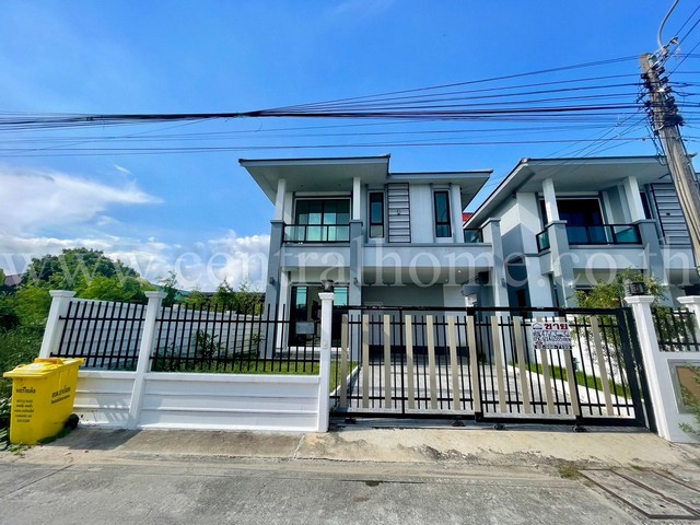 รหัสทรัพย์&nbsp; 5670บ้านเดี่ยว วาราวิลล่า บางนา-สุวรรณภูมิที่ตั้ง:&nbsp;ถนนบางนา-ตราด กม.12 ต.บางพลีใหญ่ อ.บางพลี จ.สมุทรปราการ 10540รายละเอียดทรัพย์&nbsp;- บ้านเดี่ยว 2 ชั้น, ขนาดพื้นที่ 47 ตารางวา,&nbsp;พื้นที่ใช้สอย 140 ตารางเมตร- 3&nbsp;ห้องนอน, 3&nbsp;ห้องน้ำ, 1 ห้องครัว,1 ห้องรับแขก,&nbsp;2 ที่จอดรถ-&nbsp;ชั้นล่างพื้นกระเบื้อง / ชั้นบนพื้นลามิเนต-&nbsp;ปั้มน้ำ + แทงค์น้ำ&nbsp;- บ้านสร้างเอง ไม่มีค่าส่วนกลางสถา