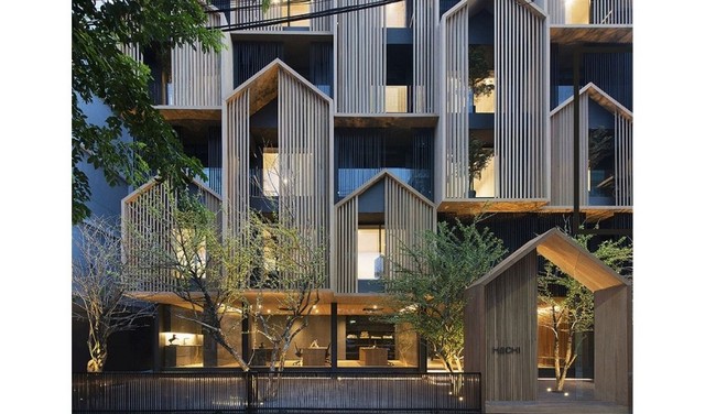 ข้อมูลอพร์ทเม้นท์- ตกแต่งสวย ทั้งภายนอกอาคาร และภายในอาคาร- ได้รับรางวัลทั้งในและต่างประเทศ- ได้รับความสนใจและมีการถ่ายทำรายการหลายรายการขนาดที่ดิน 102 ตารางวาอาคาร 5 ชั้น พร้อม Penthouse บนดาดฟ้า 200 ตรม.พื้นที่ก่อสร้าง 1,550 ตารางเมตร ที่พัก 35 ยูนิต มีทั้งหมด 3 Type ดังนี้TYPE C : 1 ห้องนอน 44 ตรม. = 15,000 บาทต่อเดือน ( 4 ห้อง )TYPE B : STUDIO 27 ตรม. = 11,500 บาท ต่อเดือน ( 20 ห้อง )TYPE A : STUDIO 27 ตรม. = 9,500 บาท ต่อ เดือน ( 11 �