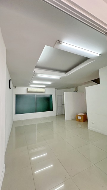 หน้ากว้าง 8.5 ม. ตลาดใจโต ให้เช่า โฮมออฟฟิศ 3 ชั้น บางนา-ตราด กม. 21-25 24ตร.ว.โลตัส ซิตี้ พาร์ค บางพลี 750 ม.  เทพารักษ์ 4นอน 4แอร์