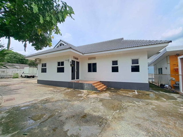 รร.นวมินทราชูทิศ กทม. 1.5 กม.ซ.นวลจันทร์44-48 จอดรถได้4-5คัน วัดนวลจันทร์ 600 ม. ให้เช่าบ้านเดี่ยว -ออฟฟิต ชั้นเดียว20,999B-M 150ตร.ม 3นอน 2น้ำ  3แอร์ Nuanchan44-48 4parking Ekkamai-Ram Intra Wat Nawamin 600m.Nawamintharachuthit Sch. Bangkok 1.5km. house for rent office 20,999B-M floor 150 sqm. 3bed 2bath 3air ทางด่วนเอกมัย-รามอินทราซ.นวลจันทร์44-48 แขวงนวลจันทร์ เขตบึงกุ่ม กรุงเทพมหานคร 102303 ห้องนอน2 ห้องน้ำ 1 ห้องครัว 3 แอร์ จอดรถ ได้ 4-5คัน สถานที่ใกล้เคียงวัดนวลจันทร์ 600 ม.รร.นวมินทราชูทิศ �