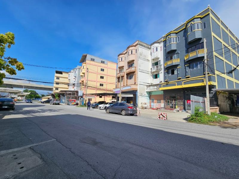 For Sale : ขายด่วน  ขายถูก พร้อมเข้าอยู่ @บางปู 54 อาคารพาณิชย์ 4.5 ชั้น หลังมุม ขายเพียง 4.5 ล้านบาท  สภาพเยี่ยมมาก