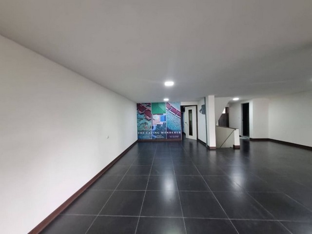 ขายอาคารพาณิชย์ 6 ชั้น จรัญสนิทวงศ์  ขนาด 28 ตร.วา 2 คูหาทะลุถึงกัน เหมาะสำหรับลงทุนเพื่อปล่อยเช่า ทำอพาร์ทเม้นท์ ธุรกิจ