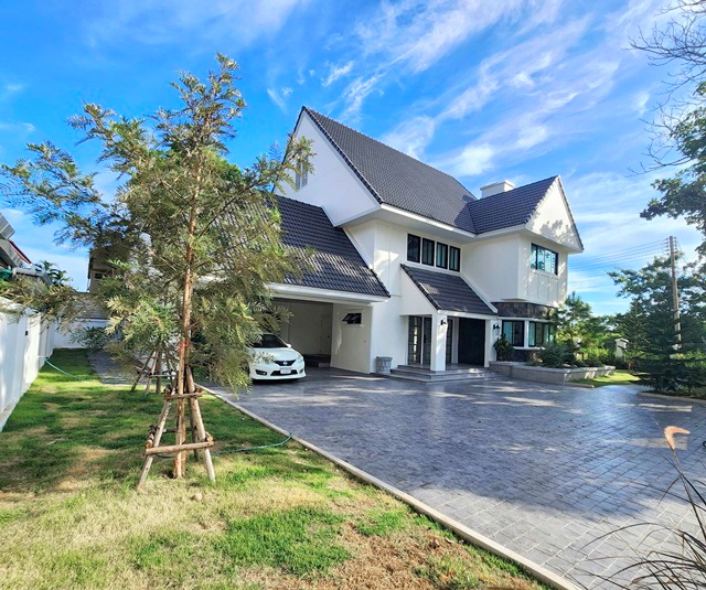 ถนนคนเดินสันกำแพง 3.0 km.ให้เช่า-ขาย คฤหาสน์ เฟอร์หรูครบ 152ตรว. 428ตรม. 5นอน 5น้ำ บ้านรีโนเวทใหม่ ไม่เคยอยู่ 59,998 B-M พร้อมอยู่ ลดเหลือ 8.4 ล้านบาท  จาก 8.9 ล้านบาท For rent-sale mansion fully fur luxury 152sq.w. SanKamphaeng Walking Street 3.0 km. 428sq.m. 5bed 5bath newly renovated house never lived in 59,998 B-M ready to move in reduced to 8.4 million baht from 8.9 million baht.ตำบล สันกำแพง อำเภอสันกำแพง เชียงใหม่ 50130150ตรว. 425ตรม. 150sq.w. 425sq.m. รายละเอียด:5 ห้องนอน 5 ห้องน้ำ1 ห้องแม่บ้าน 2 ห้องน้ำครัวฝรั่งพร้อมอุปกรณ์ครบครันห�