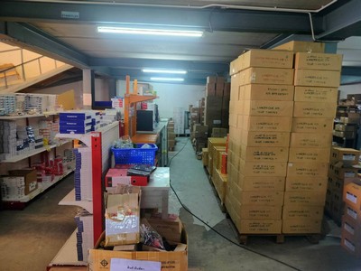 ให้เช่าอาคารคลังสินค้า พื้นที่ 1,217 ตร.ม.   มีห้องสำนักงาน พุทธมณฑลสาย 4 ใกล้ฝั่งถนนเพชรเกษม