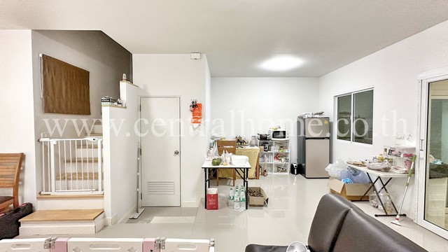 ขายทาวน์โฮม แกรนด์ พลีโน่ รัตนาธิเบศร์ เฟอร์ครบ แถมแอร์ทั้งหลัง