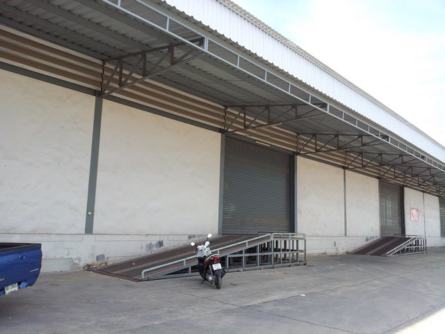 ให้เช่าโกดัง ใกล้หมู่บ้านเดอะแกรนด์พระราม2ติดถนนพระราม2 บางน้ำจืด สมุทรสาคร รถคอนเทนเนอร์เข้าได้