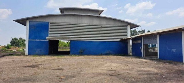 TEL:088-559 5199 คุณเอLine: https://line.me/ti/p/C0eGe0whLXขายที่ดิน พร้อมโรงงาน ในนิคมอุตสาหกรรม WHA 1พิกัด : ต.บ่อวิน อ.ศรีราชา จ.ชลบุรี สีม่วงเข้มเนื้อที่ 18-0-50 ไร่ราคาไร่ละ 10,000,000 บาท(ยกแปลง 181,125,000 บาท)พร้อมโอน ภาษี - ขายพร้อมใบ รง. 6 ยังต่อภาษีทุกปี (เดิมเป็นโรงงานกำจัดขยะพลาสติกกลั่นเป็นน้ำมันเตา)- ขายพร้อมเครื่องที่เหลือ(ตอนนี้ใช้งานไม่ได้)- ติดถนน 4 ช่องการจราจร- ขนาดแปลง กว้าง 92 เมตร ลึก 260 เมตร- ทำอุตส