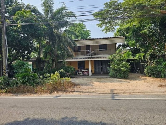 TEL : 061-979 5595 ดนิตาLine : https://line.me/ti/p/yxo92dHWP1รายละเอียด : เนื้อที่ดินขนาด 2 ไร่ พร้อมบ้าน 1 หลัง โซนบางพระ ศรีราชา ชลบุรี ด้านหน้า ติดถนนทางขึ้นสวนสัตว์เปิดเขาเขียว​ด้านหลังติดลำห้วยสาธารณะ​​ มีน้ำตลอดปี​ มีต้นไม้ใหญ่ๆสวยๆหลายต้น​ เหมาะทำคาเฟ่​ ร้านอาหาร​ บ้านพักตากอากาศค่ะ ราคาขาย 7.5 ลบ.F-A10 