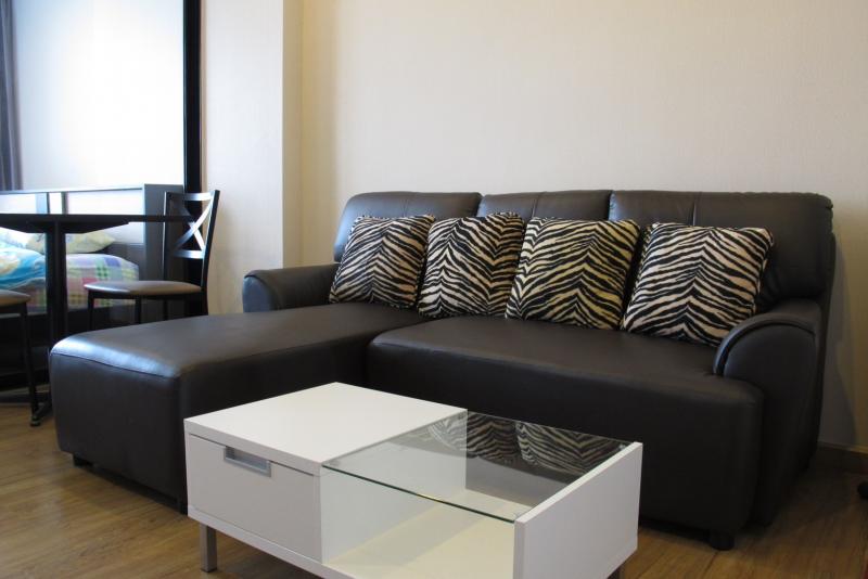 ให้เช่า The Tree Interchange 12,000/m. tel.uri 09581955591 ห้องนอน ขนาด 36 ตร.ม. ชั้น 18 ทิศใต้ FOR RENT!! The Tree Interchange 1bedroom (36 sq.m.) on the 18th Floorรายละเอียดห้อง- เดอะทรี อินเตอร์เชนจ์ (The Tree Interchange) ตึกA ถนนประชาราษฎร์ สาย 2 แขวงบางซื่อ เขตบางซื่อ กรุงเทพมหานคร- ชั้น 18 ทิศใต้ ฝั่งแม่น ้า รัฐสภา- เนื้อที่ 36 ตร.ม.- 1 ห้องนอน 1 ห้องน ้า 1 ห้องรับแขก 1 ห้องครัว- ที่จอดรถ 1 คัน- พื้น ลามิเนต- 300 ม. จากสถานีบางโพ (รถไฟฟ้าสายสีน ้าเงิน), 500 ม.จากสถานีเตาปู