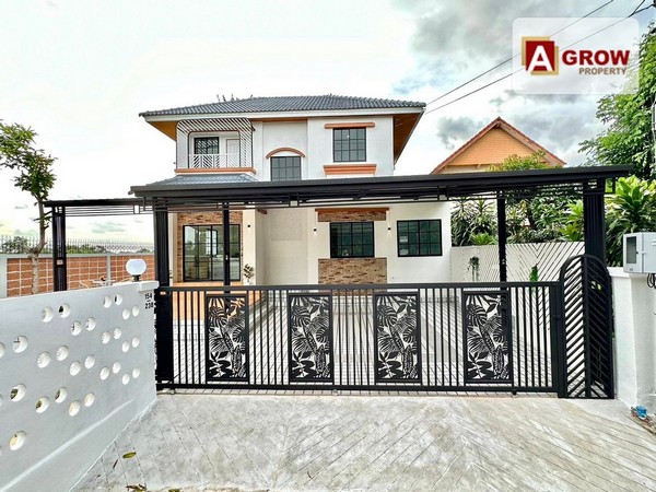 ม. วรารมย์ ราษฎร์อุทิศ16 บ้านเดี่ยวหลังมุมใน พื้นที่ใช้สอยเยอะ วิวสวยอากาศดี ตกแต่งและต่อเติมครบครันพร้อมเข้าอยู่ได้เลย