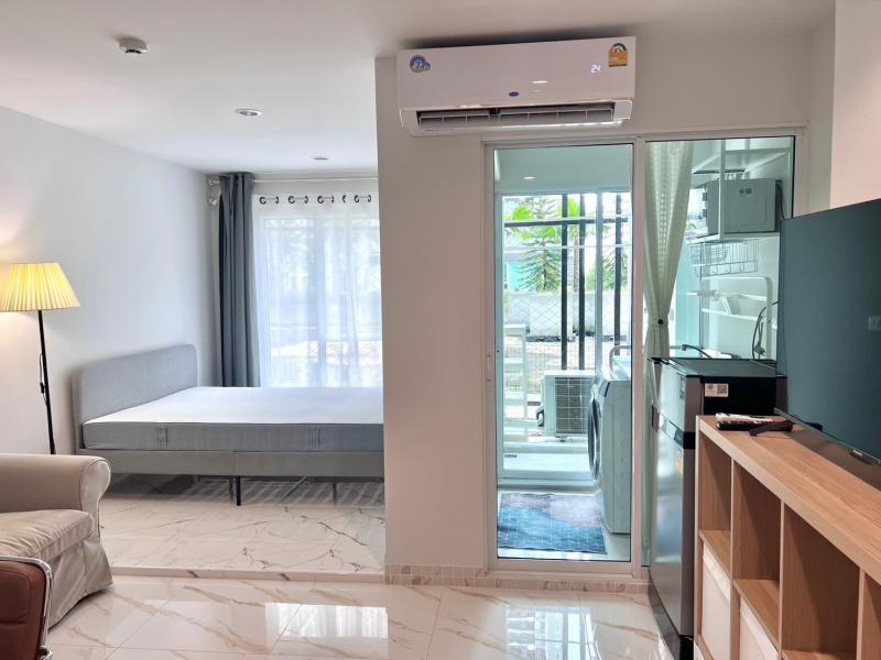 รีเจ้นท์โฮม 28 บางซ่อน โครงการใหม่ 1.45ลบ. Tel.0958195559(รวมค่าโอน+ภาษี)รีเจ้นท์โฮม 28 บางซ่อน โครงการใหม่ ติด MRT บางซ่อนอาคาร A ชั้น 4 *คีย์การ์ดเฉพาะชั้นจุดเด่น : - ห้องโล่ง โปร่ง แสงส่องเข้า ระบายอากาศดี- ออกแบบด้วยพื้นกระเบื้องลายหินอ่อน ทำให้ห้องเย็นสบาย ทำความสะอาดง่าย- อาคาร A หน้าโครงการ ใกล้ที่สุด- เฟอร์นิเจอร์ลอยตัว ปรับเปลี่ยนหรือตกแต่งห้องได้ตลอดเวลา- เป็นส่วนตัว 