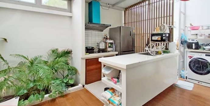 EPL-HR3783 ให้เช่า-ขาย ถนนเฉลิมพระเกียรติร.9 พื้นที่ใช้สอย 205 ตรม.​ พื้นที่24​ ตรว. 5 ห้องนอน 3 ห้องน้ำ มีเฟอร์นิเจอร์ เครื่องใช้ไฟฟ้า