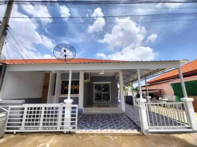 ขายทาวน์เฮ้าส์ชั้นเดียวหลังริม หมู่บ้านราชพฤกษ์ ประตูน้ำพระอินทร์ พยอม ใกล้โรงเรียนเปรมฤทัย เดินทางสะดวก ในอยุธยาราคาขาย 1,590,000 บาทขนาดพื้นที่ 29 ตารางวามี 2 ห้องนอน 1 ห้องน้ำ 1 ห้องครัว 1 ห้องรับเเขก 1 จอดรถที่ตั้ง ถนน พหลโยธิน ซอย พยอม-ประตูน้ำพระอิน  อ.วังน้อย จ.พระนครศรี อยุธยา #การเดินทางสะดวกเข้าออกได้หเส้นทางสถานที่ใกล้เคียง - โลตัสนวนคร- โลตัสบางปะอิน- บิ๊ก�