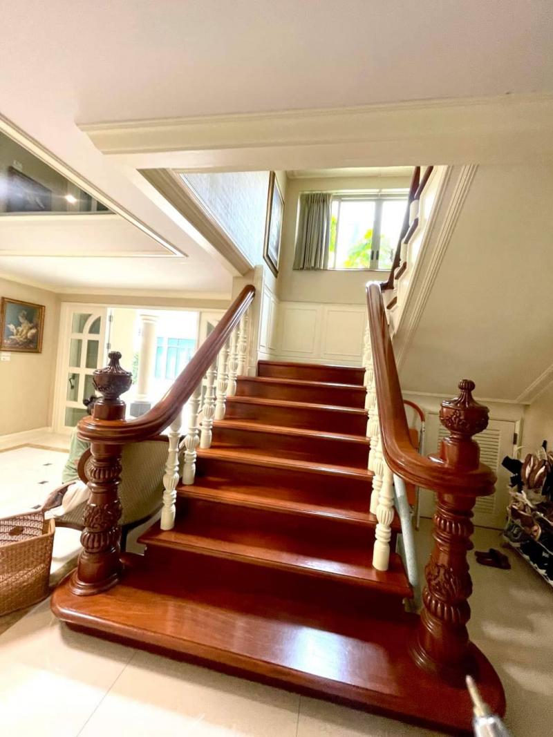 ขายบ้านหรู ตกแต่งสไตล์ Luxury Premium เนื้อที่ 199 ตร.ม. ทำเลใกล้เลียบด่วน ซอยนาคนิวาส 18 แขวง/เขต ลาดพร้าว กรุงเทพ