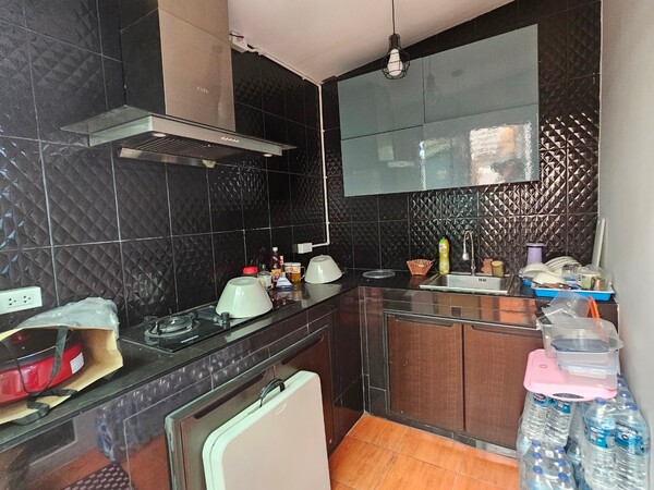 รีบขายค่ะ ปลดภาระ .. ทาวน์โฮม 3 ชั้น ด่วน !! ทาวน์โฮมทรีโอ้ ร่มเกล้า (โครงการติดถนนร่มเกล้า)