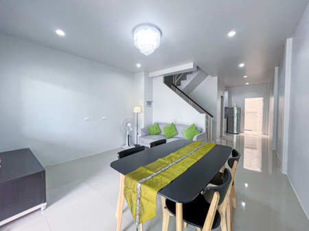 ทาว์นเฮ้าส์ ว่างให้เช่า ทำเลดีมาก ใกล้ห้างบิ๊กซี 2นอน 2น้ำ ต.บ่อผุด อ.เกาะสมุย จ.สุราษฏร์ฯ พร้อมเฟอร์