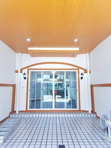 ขาย ทาวน์เฮ้าส์  2  ชั้น หมู่บ้านมนวดี(ถนนเมน) อ.บางบัวทอง จ.นนทบุรี