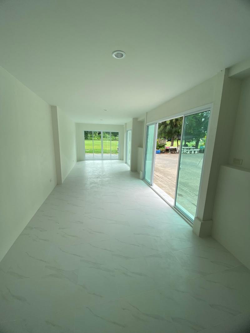 ขายบ้านเดี่ยว แปลงหัวมุมพร้อมอยู่ รีโนเวทใหม่ เข้าออกได้2เส้นถนน ถนนประชาชื่น