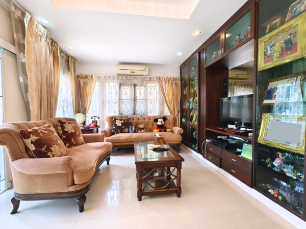 ขาย บ้านเดี่ยว หลังริม ครัวใหญ่ บ้านใหญ่ที่สุดในหมุ่บ้าน ชวนชื่น วัชรพล ทิศใต้ ใกล้ทางด่วน 5ห้องนอน 5ห้องน้ำ 104.1 ตร.ว.