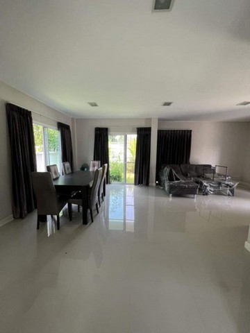 บ้านเดี่ยว 2 ชั้น สถาพใหม่สวย ตกแต่งครบ สีวลี สันกำแพง