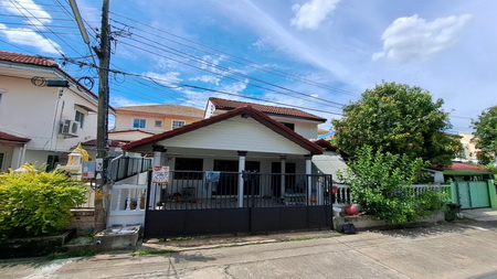 หมู่บ้าน2521 ซ.สวนผัก44 พุทธมณฑลสาย1 แขวงฉิมพลี เขตตลิ่งชัน กรุงเทพมหานคร