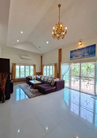 ขายบ้านเดี่ยวพูลวิลล่า 2 ชั้น ห้วยใหญ่ ชลบุรี  ขนาด 309 ตร.วา  ติดสนามกอล์ฟฟินิกซ์ แอร์ทั้งหลัง เฟอร์ครบ พร้อมเข้าอยู่