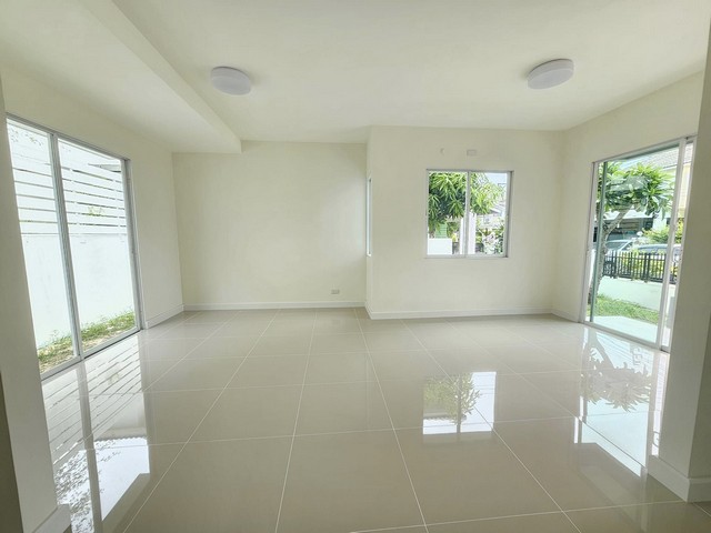 โฮมเพลส วงแหวน-รัตนาธิเบศร์    บ้านมือสองตกเเต่งใหม่พร้อมอยู่