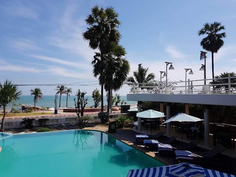 BS874 ขายโรงแรม 4 ดาว ติดทะเล ปากน้ำปราณ – พร้อมใบอนุญาตและกิจการดำเนินต่อ