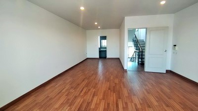 อารียา แมนดารีนา เกษตร-นวมินทร์  ทาวน์โฮม 4 ชั้น 20 ตร.ว. ติดถนนประเสริฐมนูกิจ 29  แขวงลาดพร้าว เขต ลาดพร้าว กทม.