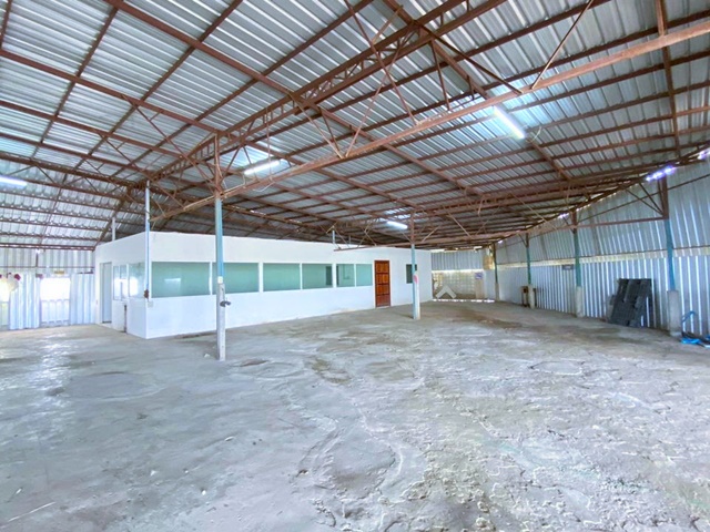 ปตท.วังมะนาว  สี่แยกปากท่อ 2 กม. ถูกที่สุดในโลก ให้เช่า โกดัง อาคารพาณิชย์ 150 ตรว. พร้อมห้องออฟฟิศ 7-11 หรือขาย 3.99 ล้านบาท ไฟฟ้า 3เฟส