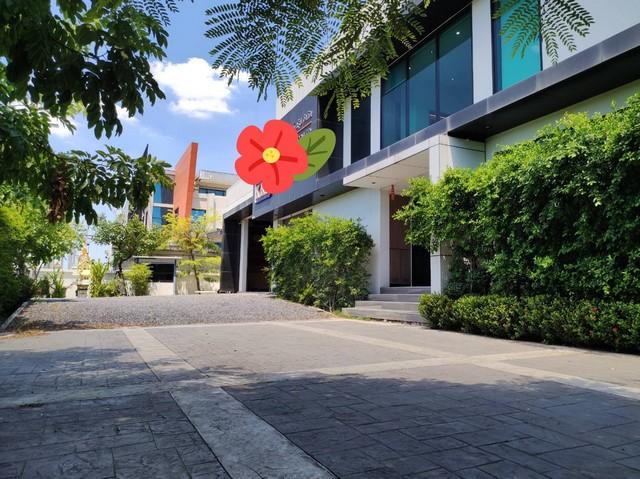 ขายโรงงาน-โกดัง ซอยคุ้มเกล้า เจ้าคุณทหารลาดกระบัง  พื้นที่ 2 ไร่ 2 ตารางวาวา พร้อมใบรง.2 ถนนกว้างรถพ่วงเข้าออกได้ ใกล้ สนามบิน 