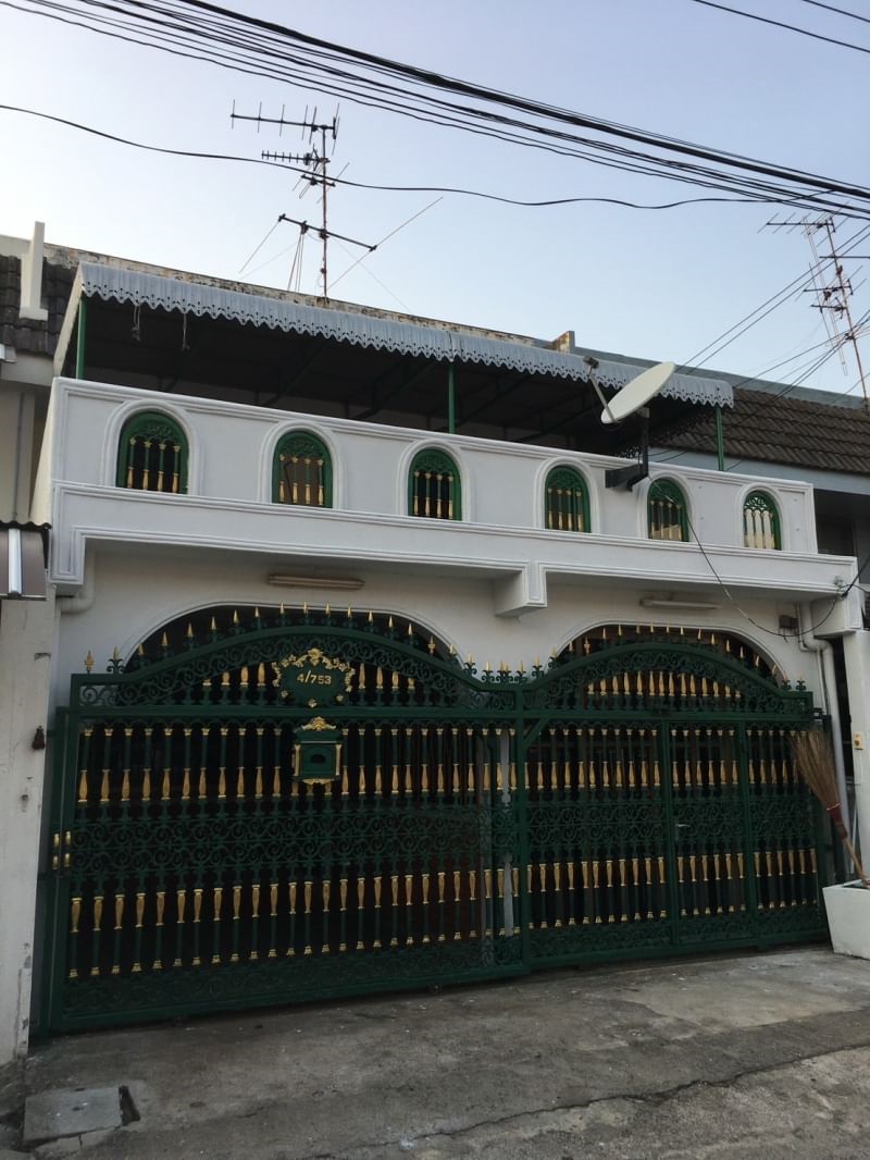 รหัสC6444 ให้เช่าทาวน์เฮาส์ 2 ชั้น  หมู่บ้านสหกรณ์ เสรีไทย57 ซอย30 ถนนเสรีไทย ราคาเช่า 9,000 บาท/เดือน (ประกัน2 ล่วงหน้า1)โทร : 095-823 9789 คิทLine id : candy.456Line Add Friend : https://line.me/ti/p/rHhjrvhm_zโทร : 091-782 8924 ต้นLine : seng.456Line Add Friend : https://line.me/ti/p/iHsUxP2IlTให้เช่าทาวน์เฮาส์ 2 ชั้น หมู่บ้านสหกรณ์ เสรีไทย57 ซอย30 เนื้อที่ 24 ตารางวา   หน้ากว้าง 8 เมตร 3 ห้องนอน 2 ห้องน้ำ 1 ครัวบิ้วอินน์ แอร์ 3 เครื่อง ระเบียงชั้นบนกว้างขวาง เหมาะทำที่พักอาศัยที่