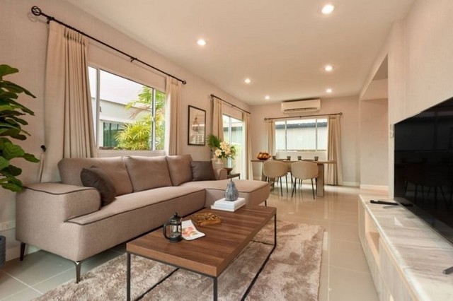 บ้าน 2 ชั้น โมเดิร์นคอนเทมโพรารี่ ในโครงการภัสสรไพรด์ สันกำแพง