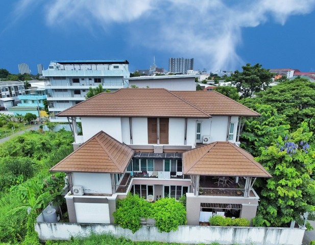  บ้านเดี่ยว งามวงศ์วาน 47 พื้นที่ 100 ตร.ว. หลังริม 546 ตร.ม. ซอยหลัง การไฟฟ้าภูมิภาค ใกล้มหาวิทยาลัยเกษตรศาสตร์ รถไฟฟ้าสายสีแดง บางเขน      ราคาเพียง :  13800000 บาท (ขายต่ำกว่าราคาประเมิน)รายละเอียดย่อ :ที่ดิน 100 ตร.ว พร้อมบ้านเดี่ยว 3 ชั้น ใกล้ ม. เกษตร การไฟฟ้าภูมิภาค โรงพยาบาลวิภาวดี สถานีรถไฟฟ้าบางเขน เหมาะกับการอยู่อาศัย บ้านสวยพื้นที่ใช้สอยเยอะ เหมาะครอบครัวใหญ่รายละเอ