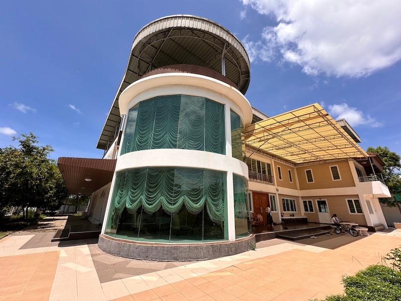 ขายโกดัง ออฟฟิศ-ที่ดินพร้อม กว่า 7 ไร่  ประชาอุทิศ 75 แยก 10 บ้านหลังใหญ่ 1 ไร่ พร้อมที่พักคนงาน โกดัง: พื้นที่รวมประมาณ 1,500 ตร.ม.