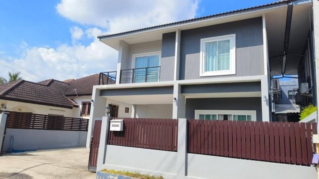 บ้านให้เช่า  ราคา 23,000บาท สัญญารายปี พิกัดหลังโรงเรียนวารีอินเตอร์ 