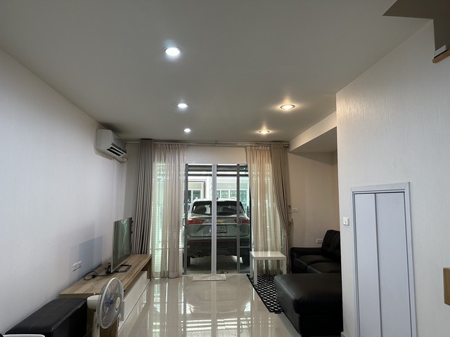 ขาย ให้เช่าทาวน์โฮม 3 ชั้น เดอะแพลนท์ ซิตี้ นวมินทร์ 86 เฟอร์นิเจอร์ และเครื่องใช้ไฟฟ้าครบ