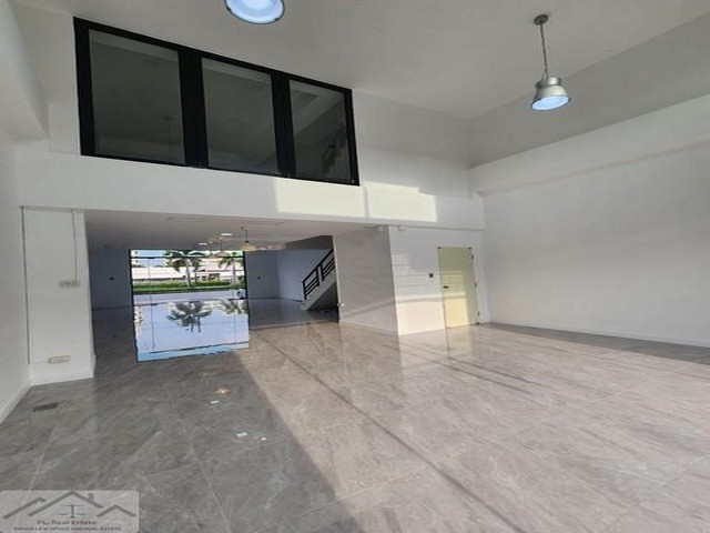 PB4696 ให้เช่าโฮมออฟฟิศ 3.5ชั้น โครงการ H-Cape Biz Sector อ่อนนุช สุขาภิบาล 2 ทำเลติดถนนใหญ่