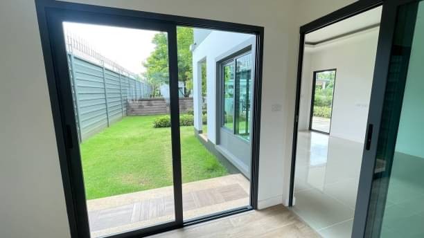 ราคาเริ่มต้นที่ 5.59 ล้าน บุราสิริ สันผีเสื้อ บ้านเดี่ยว 2 ชั้น วิวภูเขา สไตล์โมเดิร์นล้านนา บรรยกาศดี ร่มรื่น เข้าเมืองเพียง 15 นาที