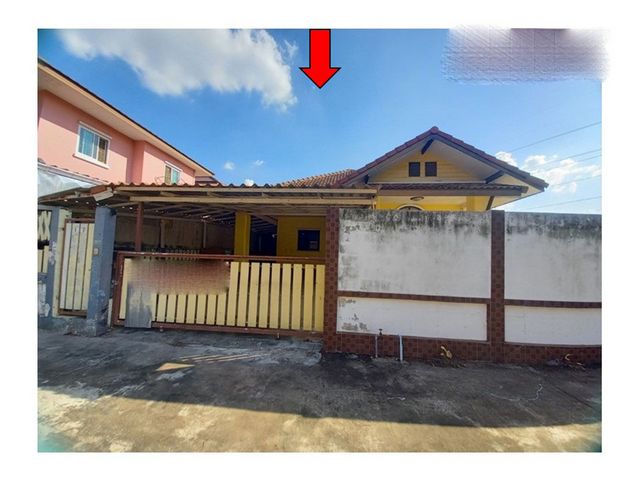   Code ID : PGRBR-LB-A-650004  ราคา 1,770,000  บาท ▸ เนื้อที่ 69.90 ตร.ว  พื้นที่ใช้สอย 178.25 ตร.ม.   ▸ 3 ห้องนอน 3 ห้องน้ำ    ▸ 1 ที่จอดรถ   พิกัดทรัพย์ : https://maps.app.goo.gl/5PLQkJPCHYfF2J6PA  สถานที่ใกล้เคียง ▸ใกล้ โรงพยาบาลราชบุรี ▸ใกล้ โลตัส ราชบุรี ▸ใกล้ โรบินสัน ไลฟ์สไตล์ ราชบุรี  ▸ใกล้ โฮมโปร ราชบุรี  สอบถามเพิ่มเติม / นัดชม โทร. 097-419-5982(พลอย) โทร. 096-932-4624(ออมสิน) Line : @panaya (มี@ด้านหน้า)  ปรึกษาสินเชื่อฟรี One Stop Service ดูแลตั้งแต่ต้นจนจบบริษัท ป�