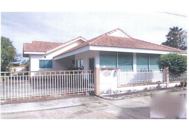   Code ID : PGRBR610005  ราคา 2,300,000  บาท ▸ เนื้อที่ 5.90 ตร.ว   พื้นที่ใช้สอย 159.25 ตร.ม.   ▸ 2 ห้องนอน 2 ห้องน้ำ    ▸ 1 ที่จอดรถ   บ้านหันไปทางทิศตะวันตก  พิกัดทรัพย์ : https://maps.app.goo.gl/2VvnCxShiCUT49yj7  สถานที่ใกล้เคียง ▸ใกล้ โรงพยาบาลราชบุรี ▸ใกล้ โลตัส ราชบุรี ▸ใกล้ โรบินสัน ไลฟ์สไตล์ ราชบุรี  ▸ใกล้ โฮมโปร ราชบุรี  สอบถามเพิ่มเติม / นัดชม โทร. 097-419-5982(พลอย) โทร. 096-932-4624(ออมสิน) Line : @panaya (มี@ด้านหน้า)  ปรึกษาสินเชื่อฟรี One Stop Service ดูแลต