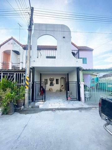 #ขายบ้านดีบ้านสวยชลบุรี​#ขายบ้านทาวน์โฮม2ชั้นปรับปรุงใหม่ทั้งหลังโซนติดถนน บ้านบึง - บ้านสวน????ในราคา 1.xx✔เช็คเครดิตให้ฟรี✔มีหนี้ไม่ใช่ปัญหายินดีให้คำปรึกษาก่อนยื่นกู้????ที่อยู่ : ต.หนองซ้ำซาก อ.บ้านบึง จ.ชลบุรี????เนื้อที่ :  16 ตรว.????พื้นที่ใช้สอย : 2 ห้องนอน 2 ห้องน้ำ 1 ห้องครัว????ฟรีโอน‼️‼️????????ปรับปรุงใหม่ทั้งหลัง????????✅ปูกระเบื้องใหม่ทั้งหลัง ชั้น 1 ชั้น 2 และโรงจอดรถ✅