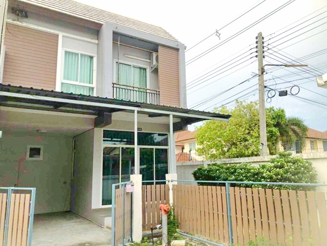 หาดบางแสน 5.8 กม. เสม็ด ชลบุรี บ้านเช่า หลังมุม ทาวน์โฮม 2 ชั้น อ่างศิลา แม็คโคร บิ๊กซี 3นอน 2น้ำ 2แอร์ ทำเลดี ร่มรื่น สงบ 