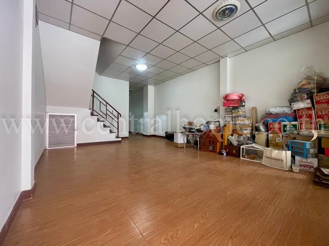 ทาวน์โฮม รุ่งกิจ แกรนด์ วิสต้า หลังมุม ถนนเมน ต่อเติมครัว