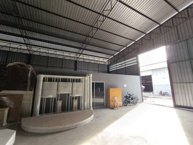 ให้เช่าโกดัง บางนา-ตราด   ใกล้ เมกกะ บางนา  Tel. 0814164142