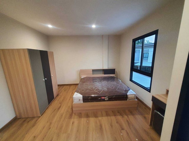 ให้เช่าทาวน์เฮ้าส์ 2 ชั้น โซนน้ำคอก ระยอง เฟอร์นิเจอร์ครบ พร้อมเข้าอยู่