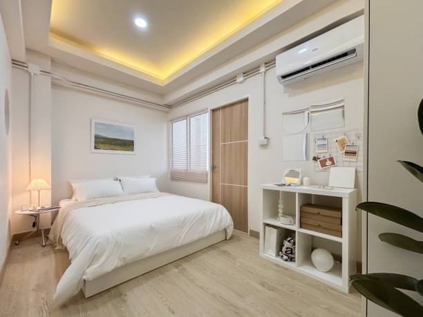 ศรีธนา 1 คอนโด ขายเพียง 1.55 ล้าน 26 ตรม. เดินทางสะดวกมาก เฟอร์นิเจอร์ครบ เข้าอยู่ได้เลย เหมาะแก่การลงทุน ทำ airbnb ได้